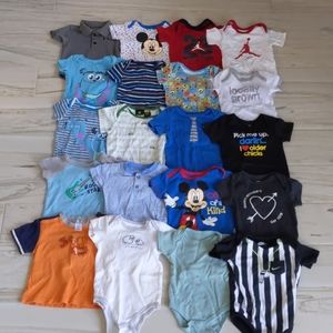 Lot of 20 Short sleeves shirts/onesies for baby